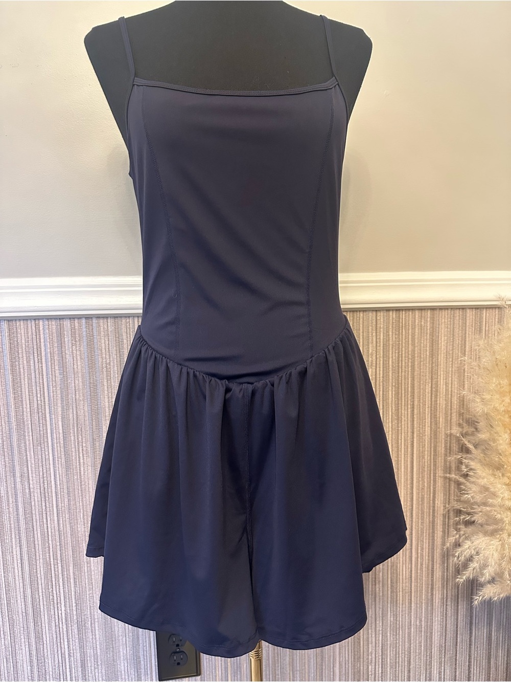 NWT Beaully Navy Athletic Romper Women’s Large Adjustable Strap One Piece